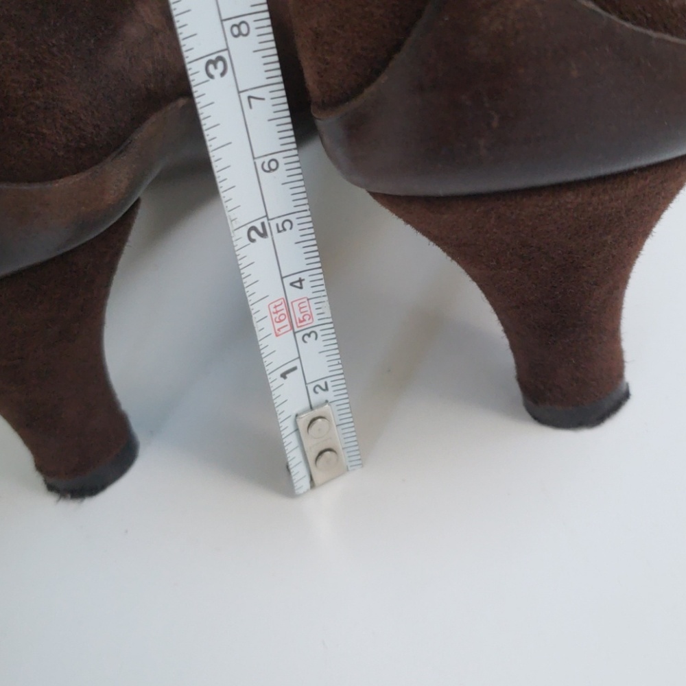 🔥2X HP🔥 VTG Ferragamo suede heels, 7 1/2 B - Picture 4 of 8